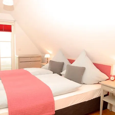 Haus Sturmmoewe Waldstrasse *