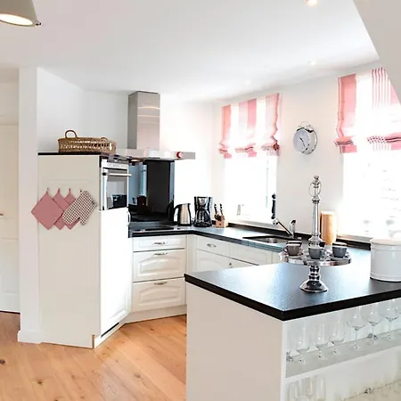 Haus Sturmmoewe Waldstrasse * Wyk auf Föhr